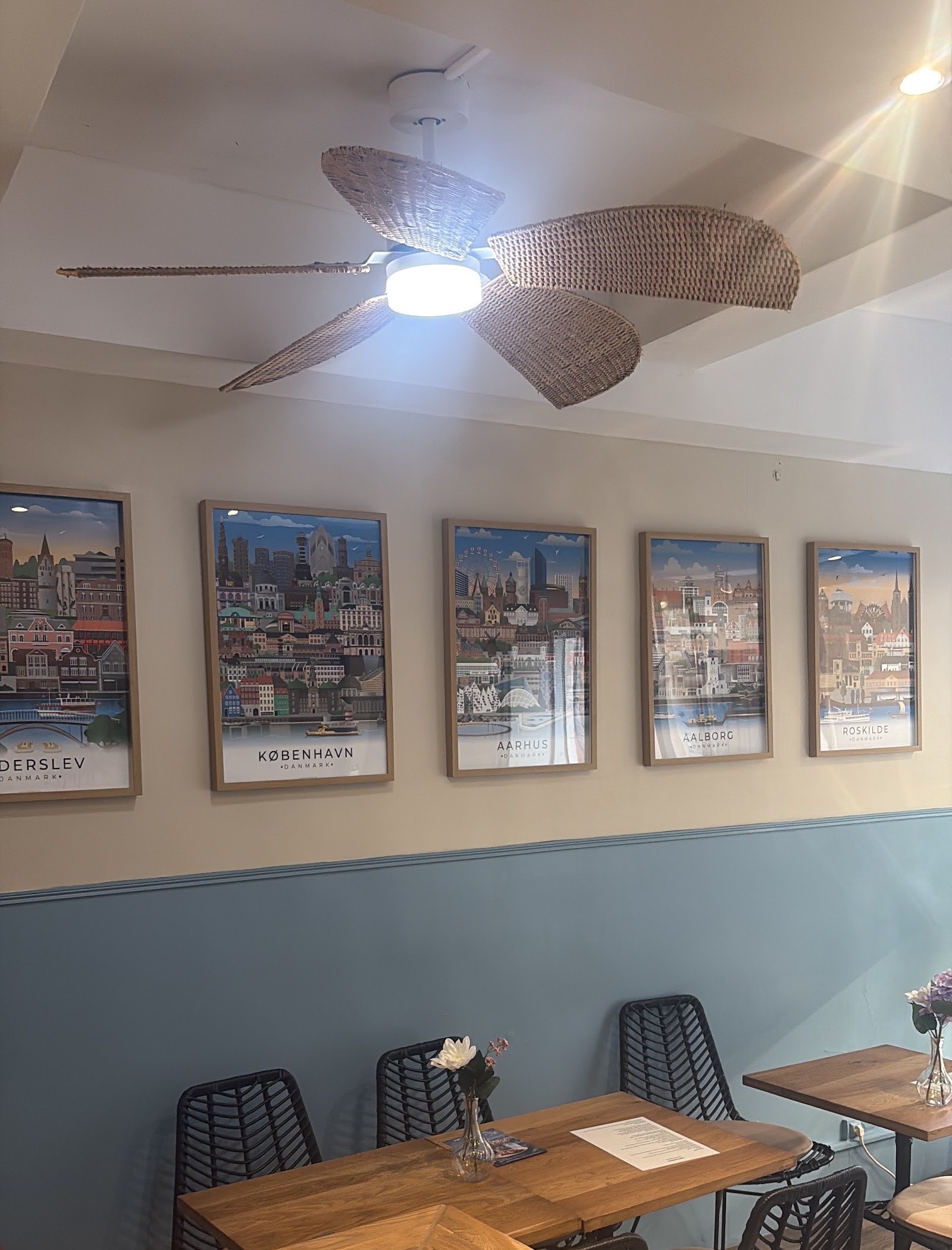La salle hygge du café